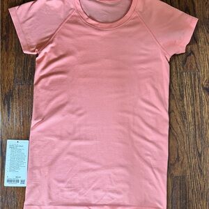 Swiftly Tech Short Sleeve 2.0 (SUNC) Size 8